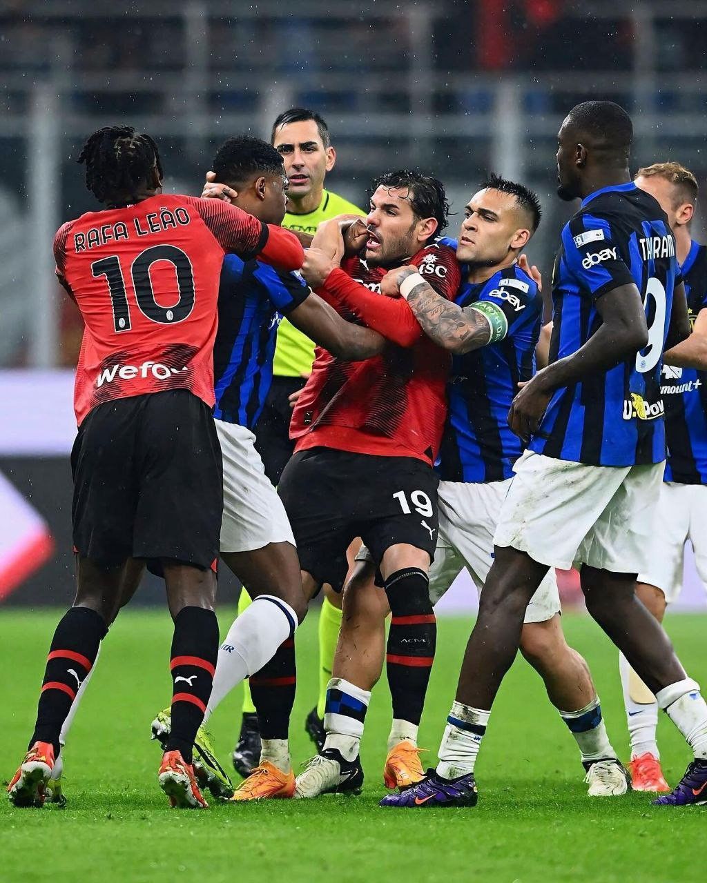 Milan Dihantui Masalah Kebugaran Jelang Duel Lawan Cagliari: Nkunku Absen, Leao hingga Pulisic Diragukan