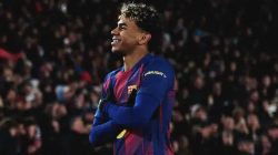 Barcelona menyegel tiket 16