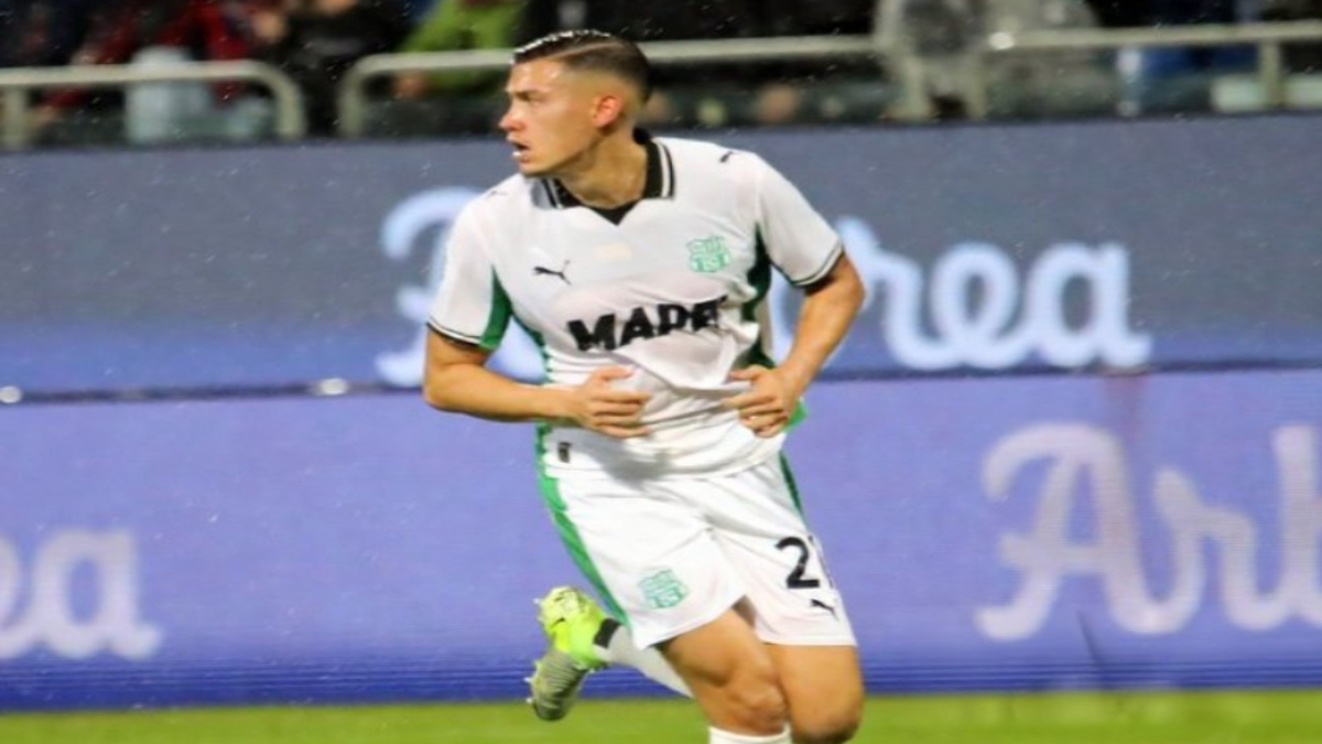 Semangat Membara, Jay Idzes Bereaksi Usai Antar Sassuolo Taklukkan Cremonese di Serie A