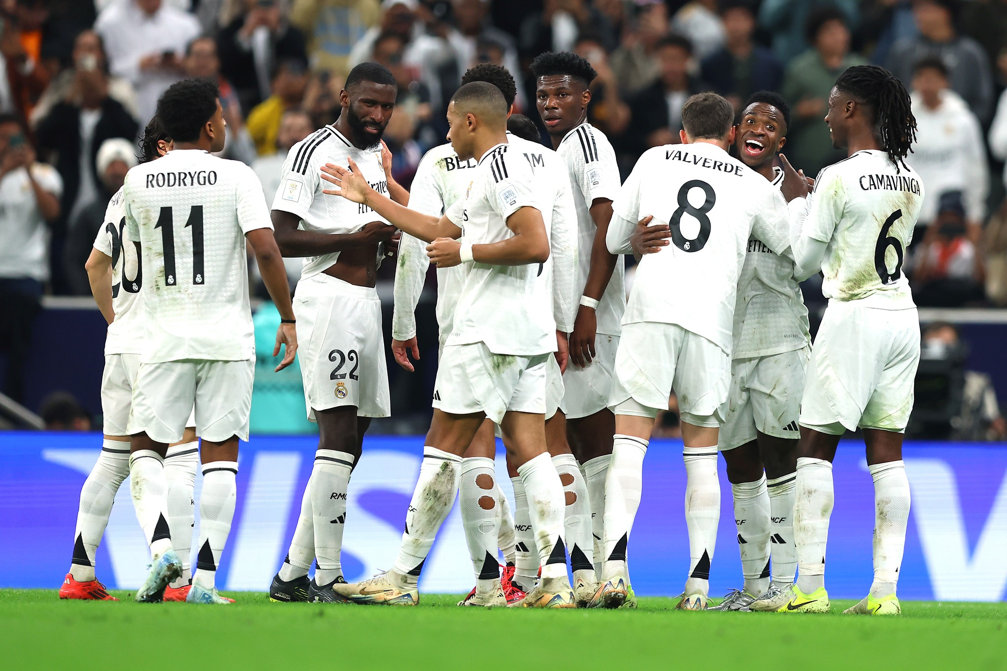 Ruang Ganti Real Madrid Justru Makin Kompak Usai Dihujani Cemoohan Suporter