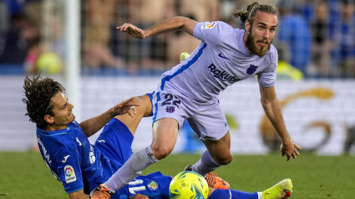 Eks bek Barcelona masuk daftar incaran, Madrid bersiap hadapi potensi perubahan besar di sektor pertahanan musim depan.