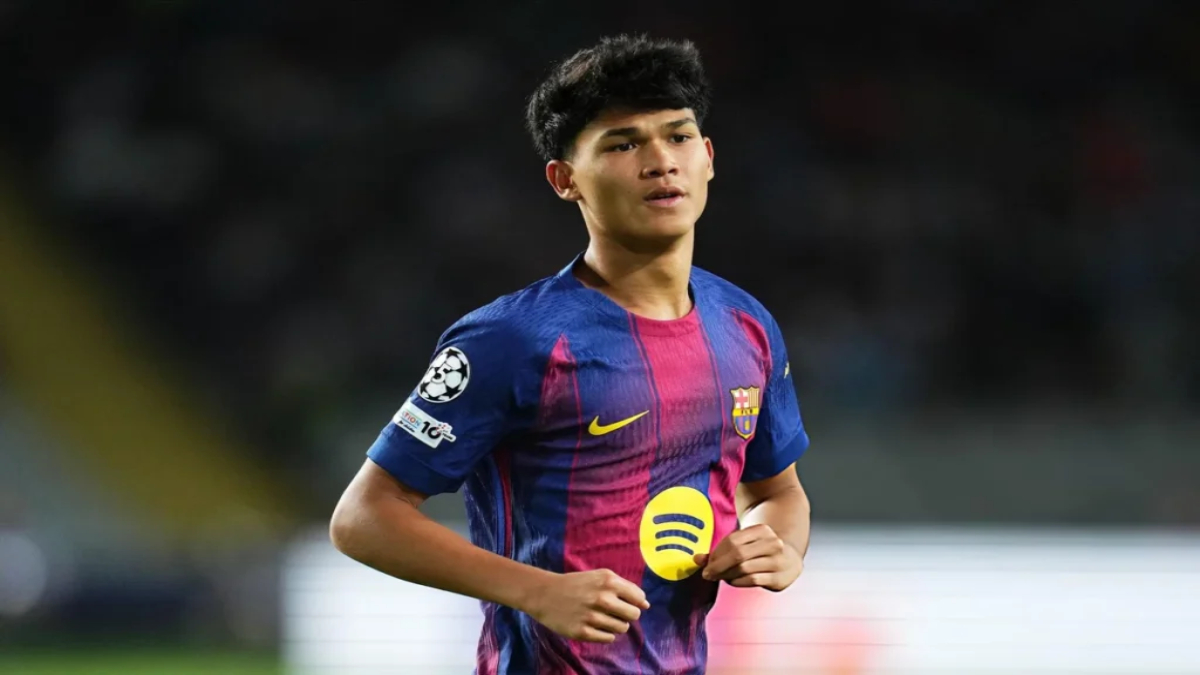 Hansi Flick Beri Sindiran Usai Dro Fernandez Tinggalkan Barcelona untuk PSG